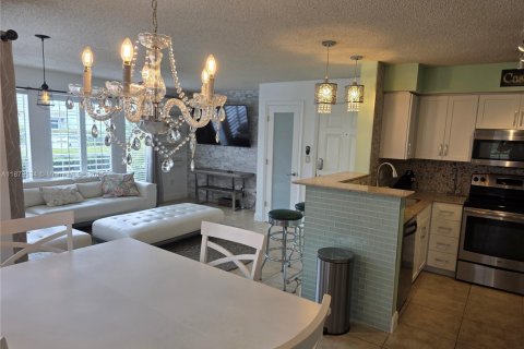 Condo in Delray Beach, Florida, 2 bedrooms  № 1898125 - photo 6