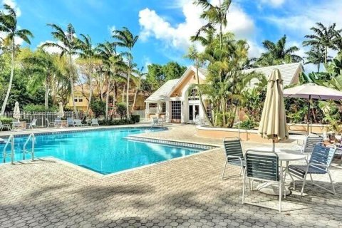 Condo in Delray Beach, Florida, 2 bedrooms  № 1898125 - photo 29