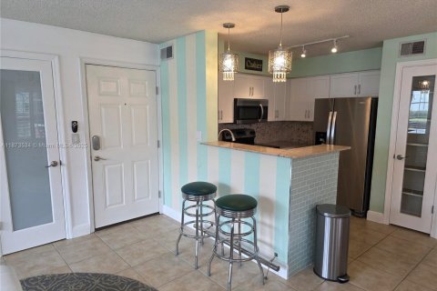 Condo in Delray Beach, Florida, 2 bedrooms  № 1898125 - photo 4