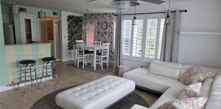 Condo in Delray Beach, Florida, 2 bedrooms  № 1898125