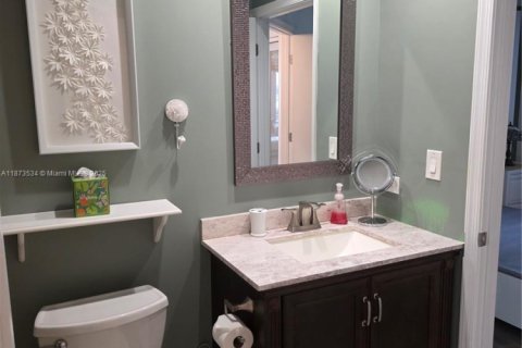 Condo in Delray Beach, Florida, 2 bedrooms  № 1898125 - photo 13