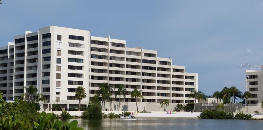 Condo in Hudson, Florida, 2 bedrooms  № 2391498