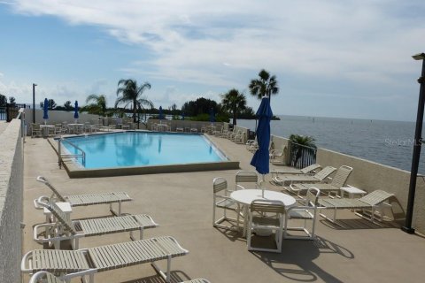 Condo in Hudson, Florida, 2 bedrooms  № 2391498 - photo 30