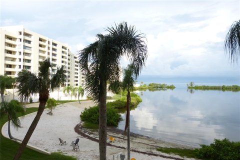 Condo in Hudson, Florida, 2 bedrooms  № 2391498 - photo 4