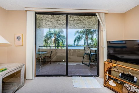 Condo in Hudson, Florida, 2 bedrooms  № 2391498 - photo 12
