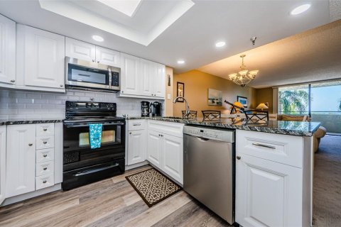 Condo in Hudson, Florida, 2 bedrooms  № 2391498 - photo 19