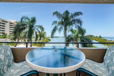 Condo in Hudson, Florida, 2 bedrooms  № 2391498 - photo 8