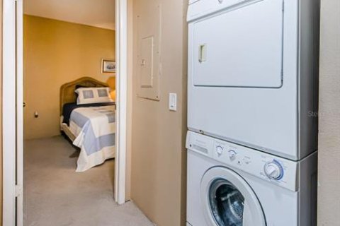 Condo in Hudson, Florida, 2 bedrooms  № 2391498 - photo 27