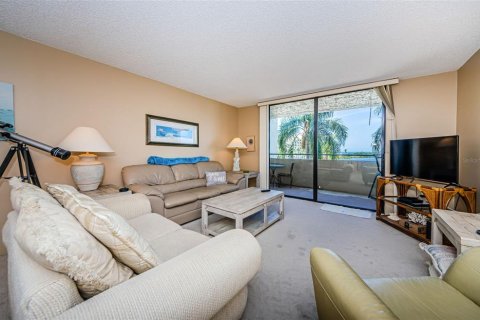 Condo in Hudson, Florida, 2 bedrooms  № 2391498 - photo 9