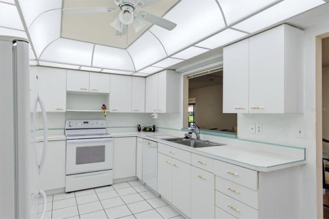 Купить кондоминиум в Сарасота, Флорида 8 комнат, 166.67м2, № 2209577 - фото 3