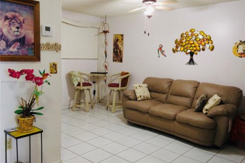 Copropriété à vendre à Miami, Floride: 1 chambre, 58.71 m2 № 1921885 - photo 7