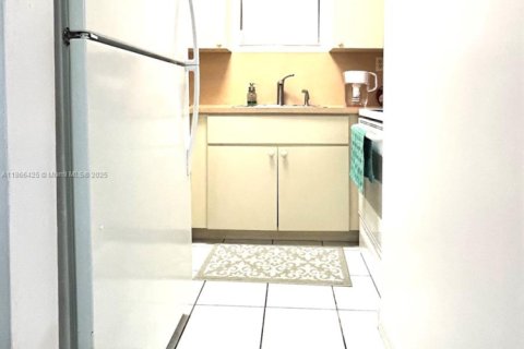 Copropriété à vendre à Miami, Floride: 1 chambre, 58.71 m2 № 1921885 - photo 12