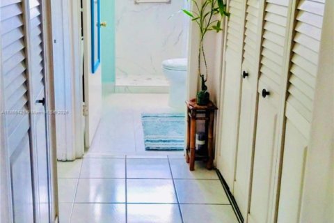 Copropriété à vendre à Miami, Floride: 1 chambre, 58.71 m2 № 1921885 - photo 9