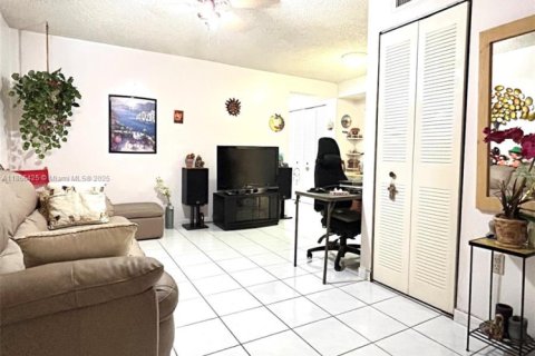 Copropriété à vendre à Miami, Floride: 1 chambre, 58.71 m2 № 1921885 - photo 6
