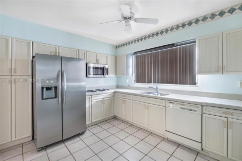 Купить виллу или дом в Корал-Гейблс, Флорида 3 спальни, 179.77м2, № 2044873 - фото 5