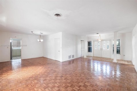 Купить виллу или дом в Корал-Гейблс, Флорида 3 спальни, 179.77м2, № 2044873 - фото 3