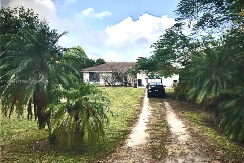 House in Loxahatchee Groves, Florida 3 bedrooms, 137.22 sq.m. № 2082170 - photo 19