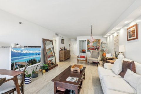 Copropriété à vendre à Miami Beach, Floride: 2 chambres, 104.14 m2 № 1801086 - photo 9