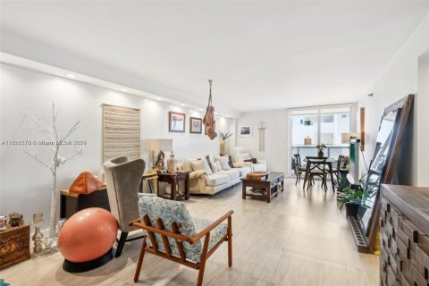 Copropriété à vendre à Miami Beach, Floride: 2 chambres, 104.14 m2 № 1801086 - photo 12