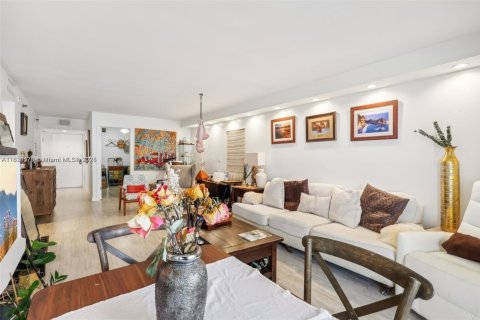 Copropriété à vendre à Miami Beach, Floride: 2 chambres, 104.14 m2 № 1801086 - photo 8