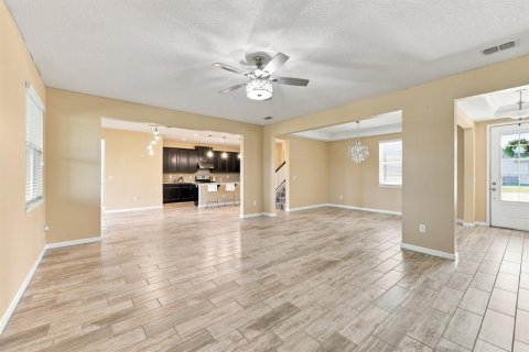 House in Riverview, Florida 4 bedrooms, 283.07 sq.m. № 2196913 - photo 5