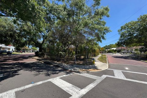 Immobilier commercial à vendre à Tarpon Springs, Floride: 2 chambres, 127.28 m2 № 2206062 - photo 8