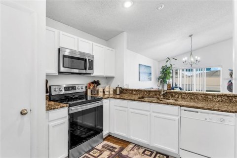 House in Davenport, Florida 3 bedrooms, 145.95 sq.m. № 1858418 - photo 8