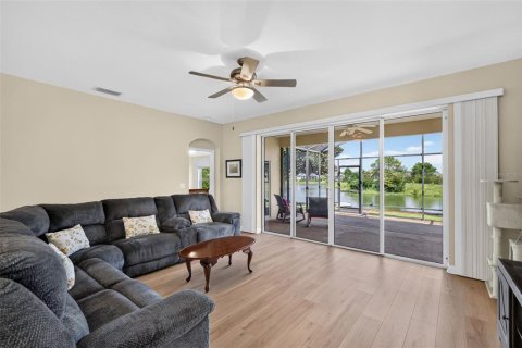 House in Mount Dora, Florida 3 bedrooms, 150.04 sq.m. № 2395600 - photo 19