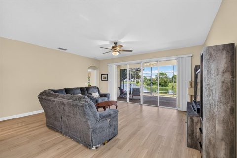 House in Mount Dora, Florida 3 bedrooms, 150.04 sq.m. № 2395600 - photo 18