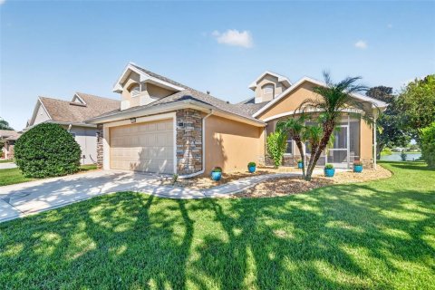 House in Mount Dora, Florida 3 bedrooms, 150.04 sq.m. № 2395600 - photo 4
