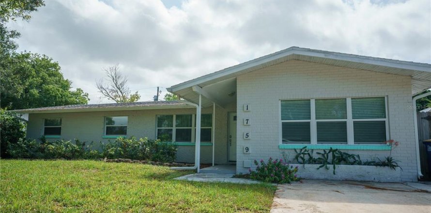 Villa ou maison à Clearwater, Floride 4 chambres, 162.67 m2 № 2432825