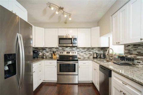 Villa ou maison à louer à Clearwater, Floride: 4 chambres, 162.67 m2 № 2432825 - photo 8