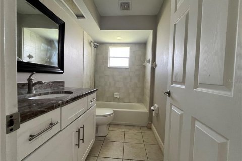 Casa en venta en Auburndale, Florida, 3 dormitorios, 176.89 m2 № 2389452 - foto 9