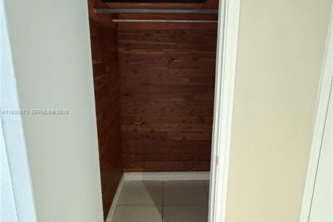 Condo in Miami Beach, Florida № 1997532 - photo 13