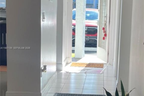 Copropriété à vendre à Margate, Floride: 2 chambres, 73.39 m2 № 2046608 - photo 12