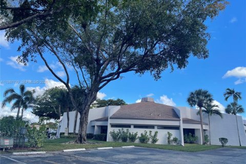 Copropriété à vendre à Margate, Floride: 2 chambres, 73.39 m2 № 2046608 - photo 5