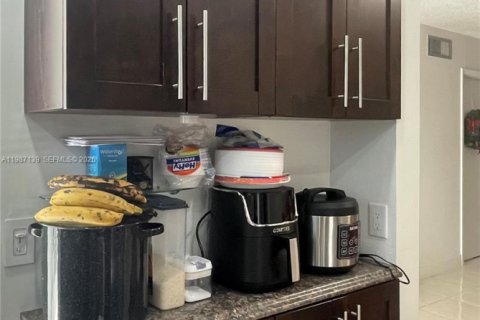 Copropriété à vendre à Margate, Floride: 2 chambres, 73.39 m2 № 2046608 - photo 17