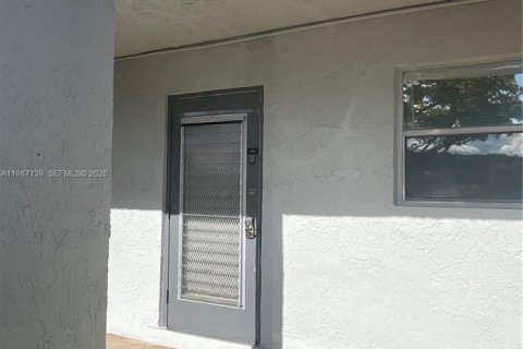 Copropriété à vendre à Margate, Floride: 2 chambres, 73.39 m2 № 2046608 - photo 10