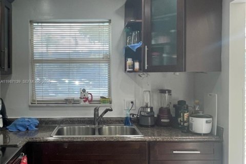 Copropriété à vendre à Margate, Floride: 2 chambres, 73.39 m2 № 2046608 - photo 16