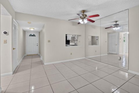 Condo in Boca Raton, Florida, 2 bedrooms  № 2251564 - photo 10
