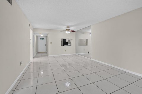 Condo in Boca Raton, Florida, 2 bedrooms  № 2251564 - photo 16