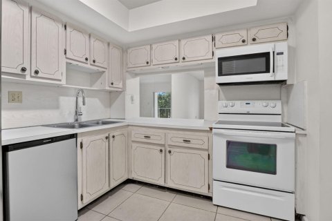 Condo in Boca Raton, Florida, 2 bedrooms  № 2251564 - photo 9