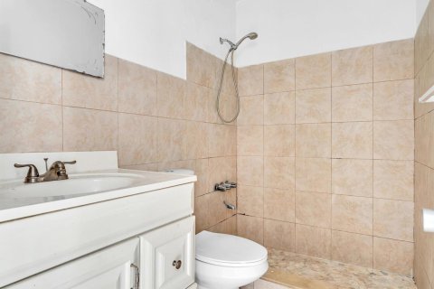 Condo in Hollywood, Florida, 1 bedroom  № 2171519 - photo 21