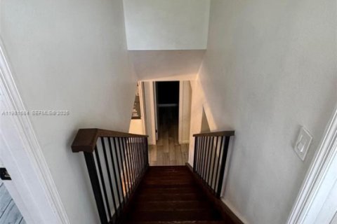 Condo in Miami, Florida, 2 bedrooms  № 2043262 - photo 10