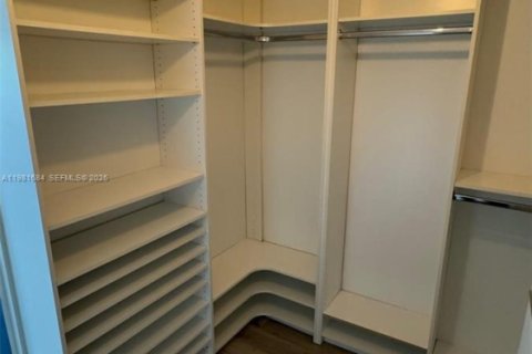 Condo in Miami, Florida, 2 bedrooms  № 2043262 - photo 19