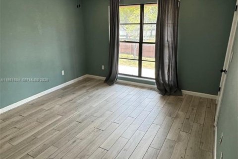 Condo in Miami, Florida, 2 bedrooms  № 2043262 - photo 7