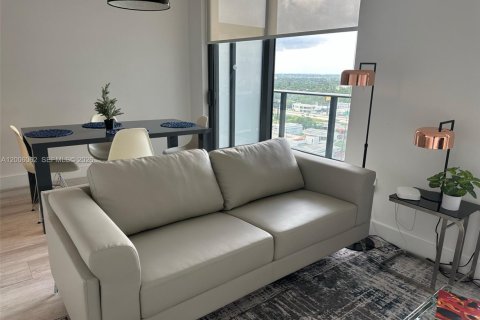 Condo in Miami, Florida, 1 bedroom  № 2070170 - photo 13