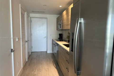 Condo in Miami, Florida, 1 bedroom  № 2070170 - photo 15