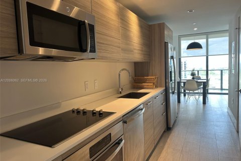 Condo in Miami, Florida, 1 bedroom  № 2070170 - photo 9