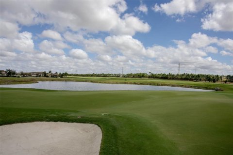 Condo in Bradenton, Florida, 2 bedrooms  № 2396294 - photo 4